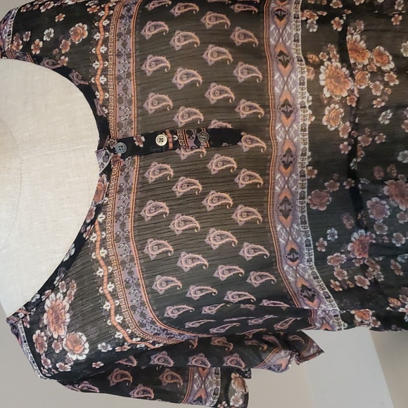 Maurices Size 1 Pink and Black floral Blouse - Picture 2 of 3